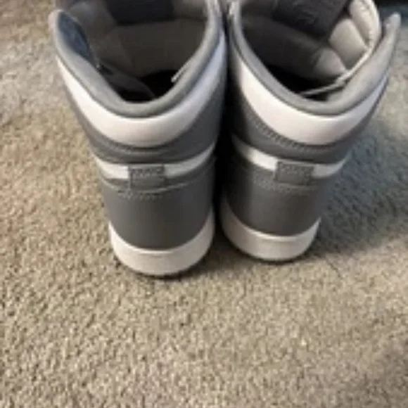 YOUTH Nike Jordan 1's gray/white retro high OG stealth. SIZE 4 -**NO BOX - Picture 9 of 16